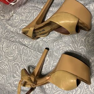 Women heels decent condition size 7/8 wore in several pageants